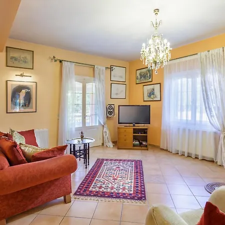 - Wafaa Villa Gouviá